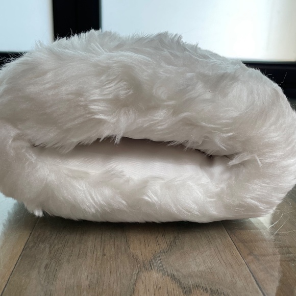 Brand New (But Vintage) Hand Muff + Hat Set - Picture 12 of 12